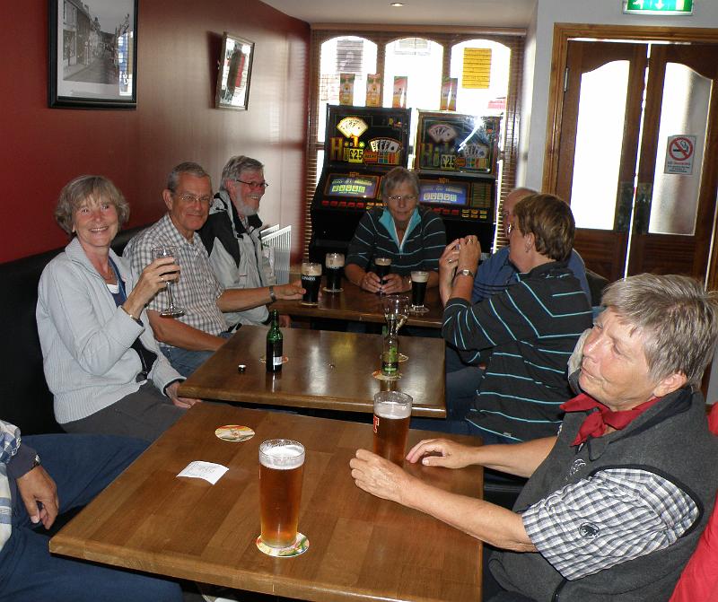 20100809w wachtend op de bus.JPG